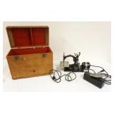 1026	WILLCOX & GIBBS SEWING MACHINE IN BOX