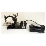 1031	WILLCOX & GIBBS SEWING MACHINE W/FOOT PEDDLE