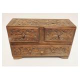 1158	CHIP CARVED MINIATURE WOOD 3 DRAWER CHEST	CHIP CARVED MINIATURE WOOD 3 DRAWER CHEST, APPROXIMAT
