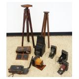 1190	LOT OF ANTIQUE CAMERAS	LOT OF ANTIQUE CAMERAS INCLUDING R.B. GRAFLEX SERIES B & THE ALTA, KODIA