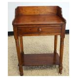 1222	COUNTRY ONE DRAWER WASH BOWL STAND	COUNTRY ONE DRAWER WASH BOWL STAND W/TURNED LEGS & DOVETAILE