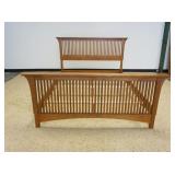 1024	STICKLEY MISSION QUEEN SIZE BED