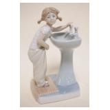 1085	LLADRO YOUNG GIRL AT SINK, APPROXIMATELY 8 IN HIGH