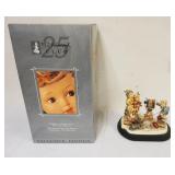 1215	GOEBEL/HUMMEL EXCLUSIVE EDITION PHOTOGRAPHER, APPROXIMATELY 9 IN HIGH