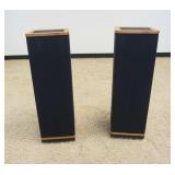1245	VANDERSTEEN SPEAKERS MODEL 1B, VERY CLEAN & WORKING FROM ORIGINAL OWNER W/MANUALS & SPIKE BASES