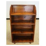 1188	ANTIQUE COUNTRY PINE PRIMITIVE SHELF WITH SHOE FEET AT BASE, APPROXIMATELY 28 IN X 12 IN X 47 I