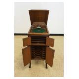 1211	VICTOR VICTROLLA MODEL VV-X IN OAK CASE, APPROXIMATELY 18 IN X 21 IN X 42 IN H