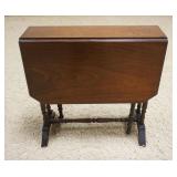 1216	ANTIQUE DIMINUATIVE MAHOGANY GATE LEG TABLE, APPROXIMATELY OPEN 31 IN X 24 IN X 24 IN H, CLOSED