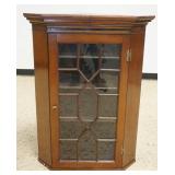 1292	ANTIQUE MAHOGANY HANGING CORNER CUPBOARD, APPROXIMATELY 28 IN X 18 IN X 37 IN HIGH