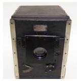 1056	SINCLAIR SINGLE LENS REFLEX CAMERA CA 1910