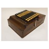1110	COMPTOMETER FELT & TARRANT MFC CO CICAGO CALCULATOR/ADDING MACHINE, APPROXIMATELY 9 1/2 IN X 15