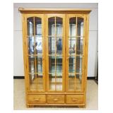 1164	THOMASVILLE SOLID OAK TRIPLE BEVELED GLASS DOOR, MIRROR BACK CRYSTAL CABINET W/ADJUSTABLE GLASS