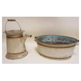 1094	ANTIQUE COUNTRY TIN WATER PITCHER & OVAL WASH BASIN, PITCHER APPROXIMATELY 17 IN HIGH