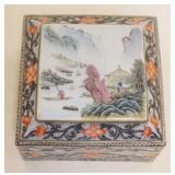 1012	ASIAN PORCELAIN SQUARE COVERED BOX W/CHARACTER MARKS ON BASE