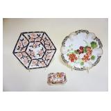 1035	GROUP OF ASSORTED CHINA NCLUDING ROYAL CROWN DERBY *OLDE AVESBURY* TRAY, LARGEST PIECE APPROXIM