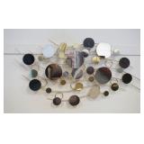 1173	VINTAGE MID CENTURY MODERN METAL WALL SCULPTURE WITH POLISHED MIRROR AND METAL DISKS, APPROXIMA