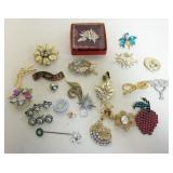 1245	GROUP OF ASSORTED COSTUME JEWELRY