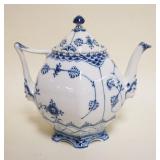 1014	ROYAL COPEHAGEN TEAPOT
