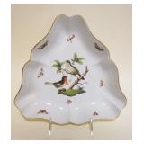 1035	HEREND HAND PAINTED PORCELAIN *ROTHSCHILD* TRIANGLE SHAPED BOWL W/IMAGES OF BIRDS & BUTTERFLIES