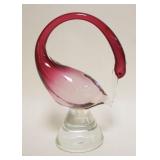 1066	ART GLASS CRANBERRY TO CLEAR SWAN, APPROXIMATELY 10 1/2 IN HIGH
