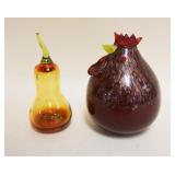 1024	MURANO ART GLASS CHICKEN & BLOWN GLASS PEAR, APPROXIMATELY 6 1/2 IN HIGH