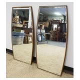 1119	PAIR OF MID CENTURY MODERN BEVELED EDGE MIRRORS IN WALNUT FRAMES, EACH APPROXIMATELY 24 3/4 IN 