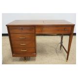 1134	MODERN SINGER SEWING MACHINE IN WALNUT STAND HAVING 3 DRAWERS, ATTACHMENTS AND PERIPHERALS INCL