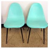 1147	PAIR OF MID CENTURY MODERN FIBER GLASS CHAIRS