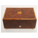 1006	SWISS MUSIC BOX IN BURL WOOD & BANDED CASE W/INLAID SHEILD MEDALION AT TOP, 3 TUNES, DOROTHY WA