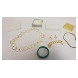 1060	COSTUME JEWELRY ASSORTMENT, GOLD FINISHED CIRCLE LINK NECKLACE, BRACELET & EARRINGS, TURQUOISE 