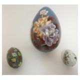 1015	GROUP OF ASSORTED CLOISONNE ENAMELED EGGS, LARGEST APPROXIMATELY 7 IN HIGH