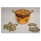 1064	RUFFONI ITALY COPPER 8 QT POT WITH LID AND 2 BASS TRIVETS. 1 COLONIAL WILLIAMSBURG