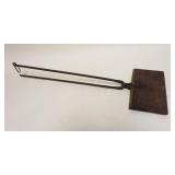 1057	PRIMITIVE WROUGHT IRON WAFFLE IRON, APPROXIMATELY 9 1/2 IN X 29 IN LONG