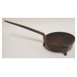 1059	PRIMITIVE WROUGHT IRON HEARTHSIDE SPIDER PAN, APPROXIMATELY 17 IN X 7 IN X 5 IN