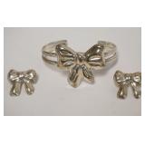 1186	STERLING SILVER BOW CUFF BRACELET AND EARRINGS, MEXICO, 1.07 TOZ