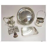 1009	GROUP OF ASSORTED SILVERPLATE