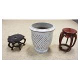 1197	LARGE POTTERY FLOOR PLANTER AND 2 STANDS, PLANTER APPROXIMATELY 19 IN X 22 IN H