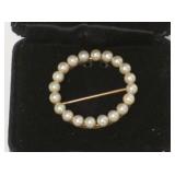 1129	14K LADIES PEARL OVAL PIN WITH 20 PEARLS, APPROXIMATELY 1 IN DIAMETER, 2.45 DWT INCLUDING PEARL