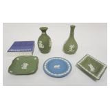 1027	GROUP OF ASSORTED BLUE & GREEN JASPER WEDGWOOD INCLUDING VASES & TRINKET TRAYS, VASES APPROXIMA