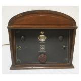 1253	ANTIQUE BATTERY RADIO CA 1920