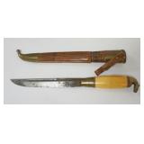 1048	DAGGER W/HORSE HEAD HANDLE, APPROXIMATELY 12 IN LONG