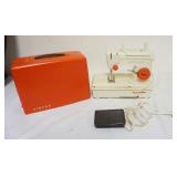 1101	SINGER *JUNIOR MISS* SEWING MACHINE