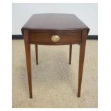 1206	KITTINGER WILLIAMSBURG ADAPTATION DROP LEAF TABLE WITH 1 DRAWER AND PEMBROOK LEGS, APPROXIMATEL