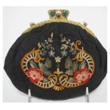 1067	EMBROIDERED LADY