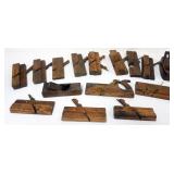 1262	GROUP OF ANTIQUE WOOD WORKING PLANES