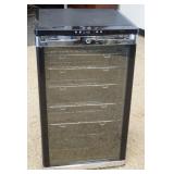 1213	CHILLER AVANTI WINE FRIDGE, APPROXIMATELY 20 IN X 20 IN X 34 IN H