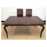 1239	PENNSYLVANIA HOUSE DINING ROOM TABLE WITH 2 LEAVES, APPROXIMATELY 69 IN X 44 IN X 31 IN H, EACH