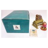 1067	WALT DISNEY CLASSIC COLLECTIONS, SNOW WHITE AND THE SEVEN DWARFS, *HUMPH* APPROXIMATELY  8 IN H