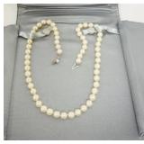 1204	CHISEL 14K WHITE GOLD CLASP PEARL NECKLACE, APPROXIMATELY 18 IN