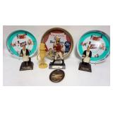 1048	GROUP OF ASSORTED VINTAGE BAR ITEMS INCLUDING ADVERTISING FIGURES, SCHMIDT